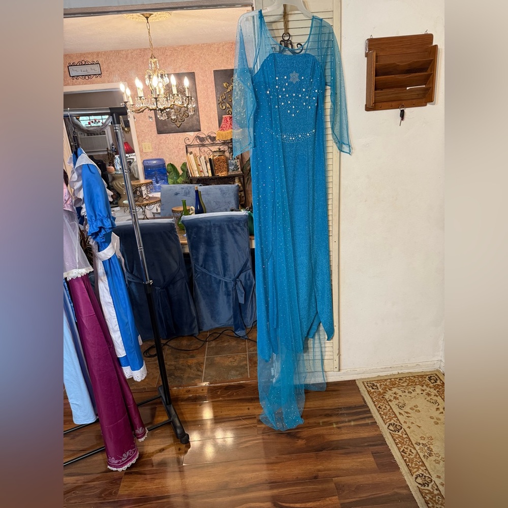 Women’s costume